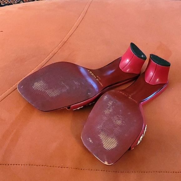 Red flower studded sandals - Picture 2 of 4